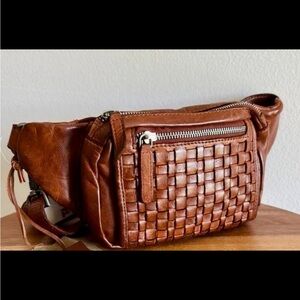 Vilenca holland belt bag.